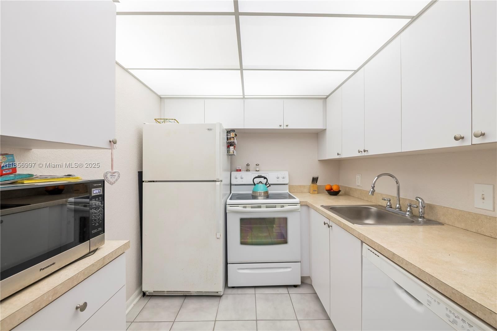 Real estate property located at 1010 Ellesmere A #1010, Broward, Ellesmere A Condo, Deerfield Beach, FL