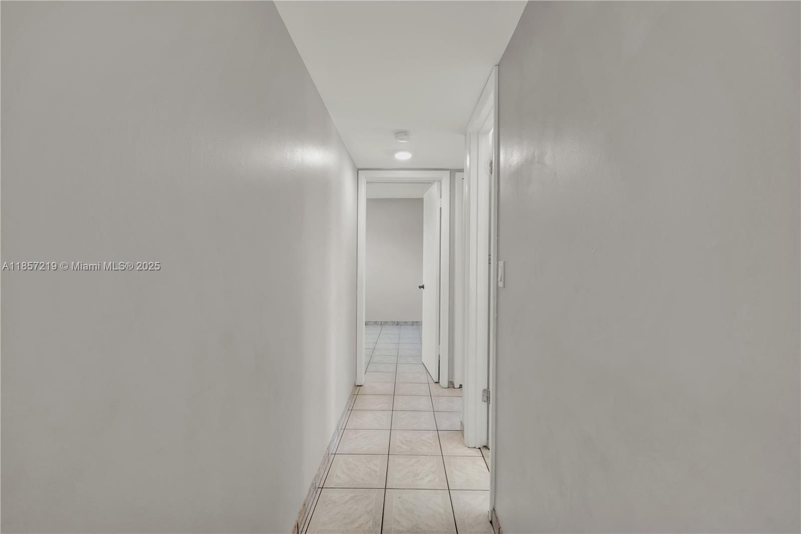 Real estate property located at 6825 Flagler St #303, Miami-dade, Valencia Terrace Condo, Miami, FL
