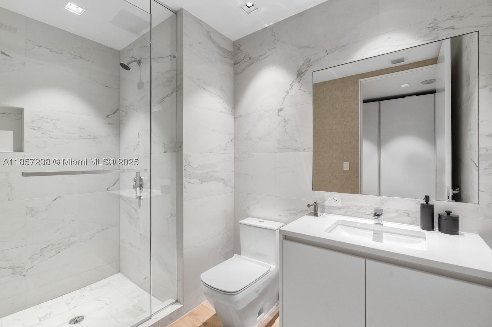 Real estate property located at 1000 Biscayne Blvd #2402, Miami-dade, One Thousand Museum Condo, Miami, FL