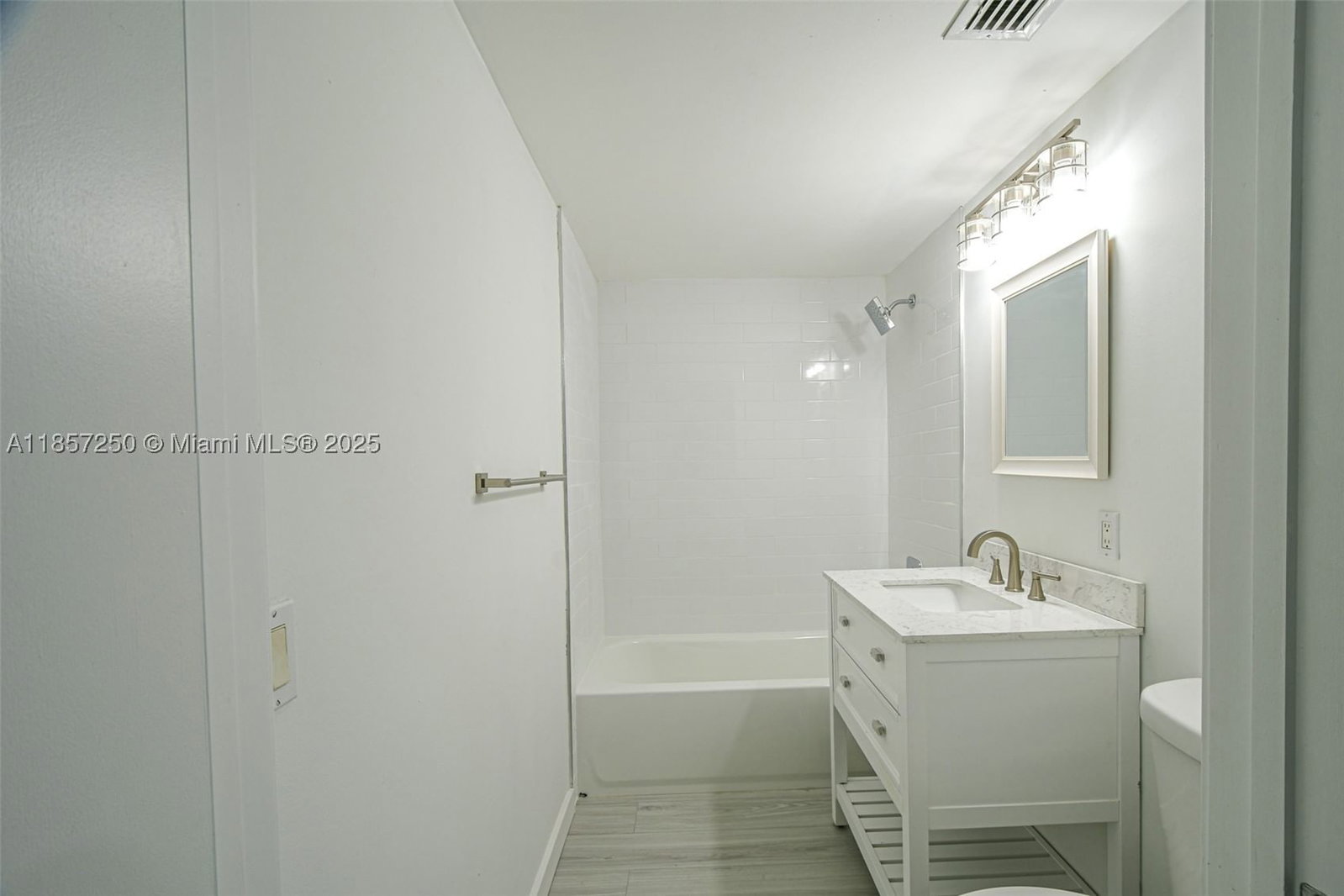 Real estate property located at 2740 28th Ter #603, Miami-dade, Villaggio In The Grove To, Miami, FL