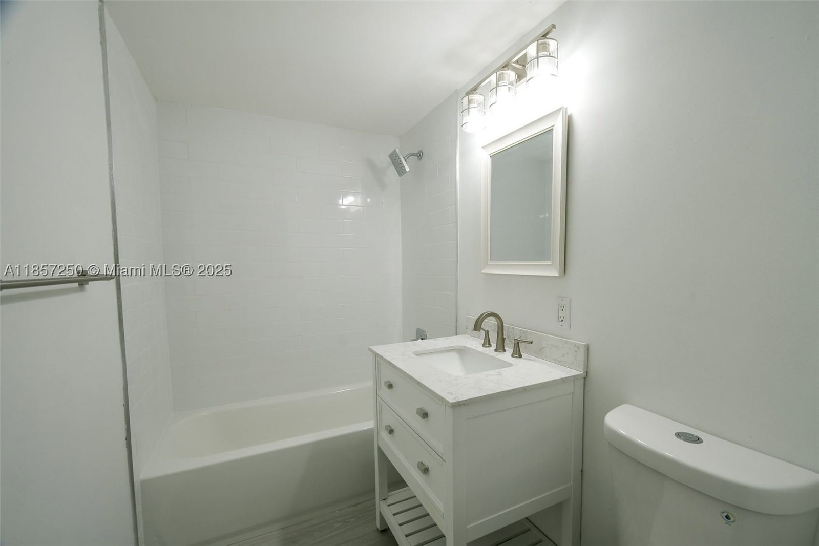 Real estate property located at 2740 28th Ter #603, Miami-dade, Villaggio In The Grove To, Miami, FL