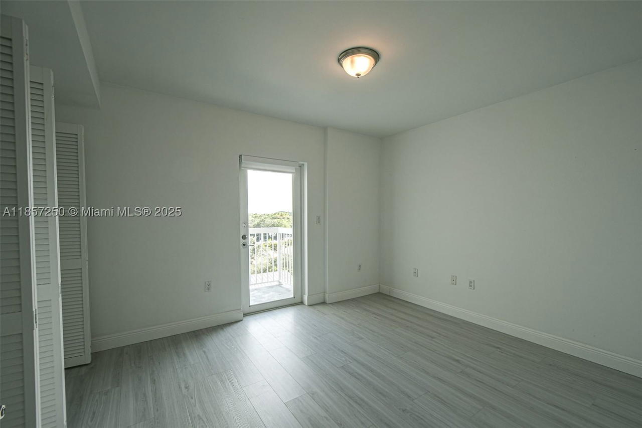 Real estate property located at 2740 28th Ter #603, Miami-dade, Villaggio In The Grove To, Miami, FL