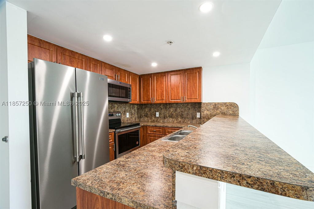 Real estate property located at 2740 28th Ter #603, Miami-dade, Villaggio In The Grove To, Miami, FL