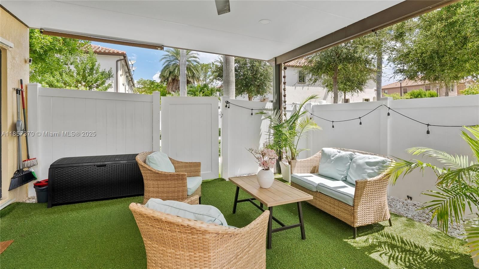 Real estate property located at 8877 35th Ave, Miami-dade, Bellagio Villas, Hialeah, FL