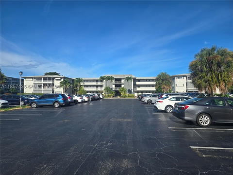 Real estate property located at 1001 Hillcrest Ct #302, Broward, Hillcrest Country Club Ap, Hollywood, FL