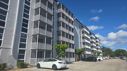 Real estate property located at 16851 23rd Ave A212, Miami-dade, Woodside Apts Condo, North Miami Beach, FL