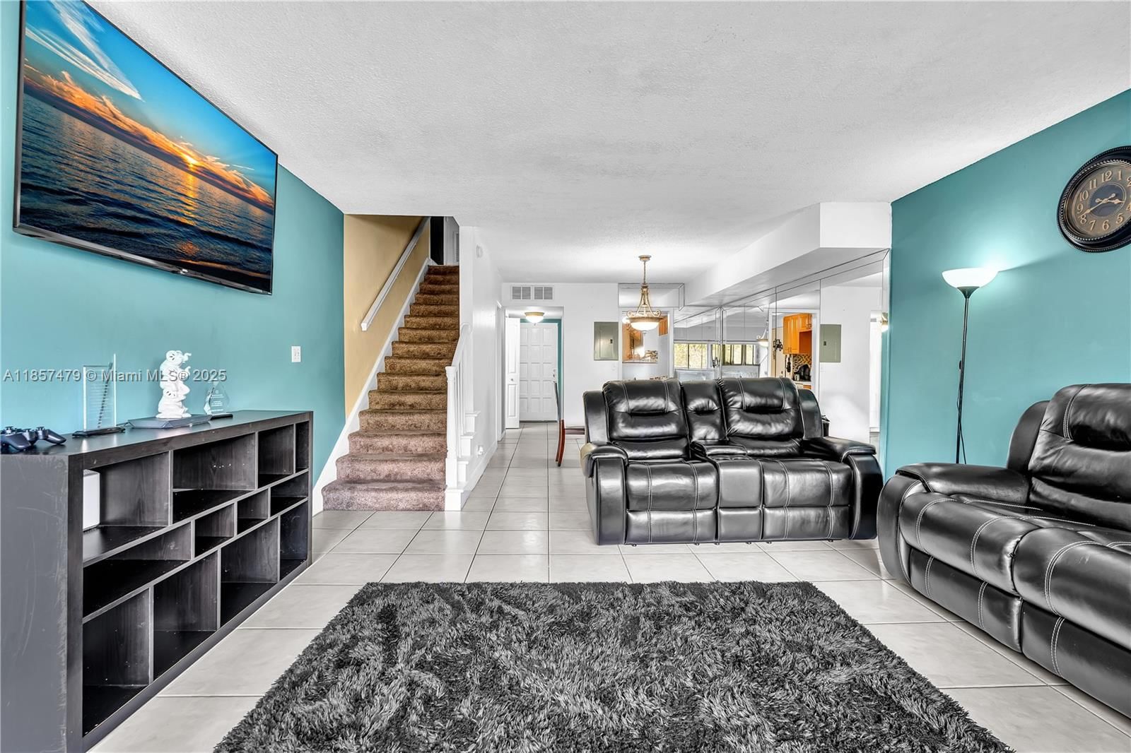 Real estate property located at 3301 Spanish Moss Ter #417, Broward, Lakes Of Inverrary Condo, Lauderhill, FL