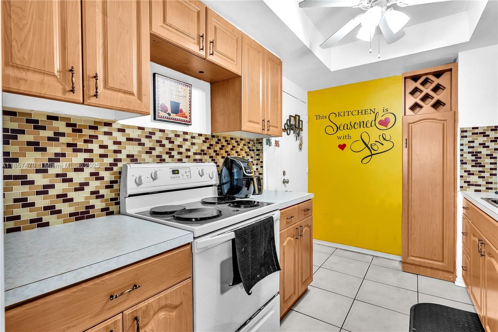 Real estate property located at 3301 Spanish Moss Ter #417, Broward, Lakes Of Inverrary Condo, Lauderhill, FL