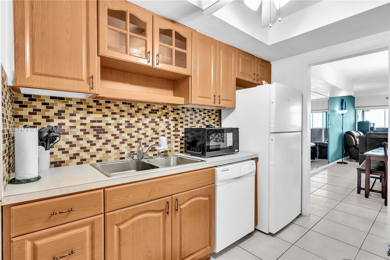 Real estate property located at 3301 Spanish Moss Ter #417, Broward, Lakes Of Inverrary Condo, Lauderhill, FL
