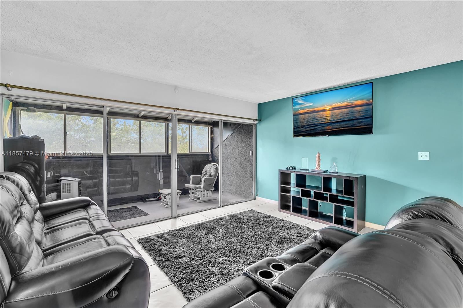Real estate property located at 3301 Spanish Moss Ter #417, Broward, Lakes Of Inverrary Condo, Lauderhill, FL