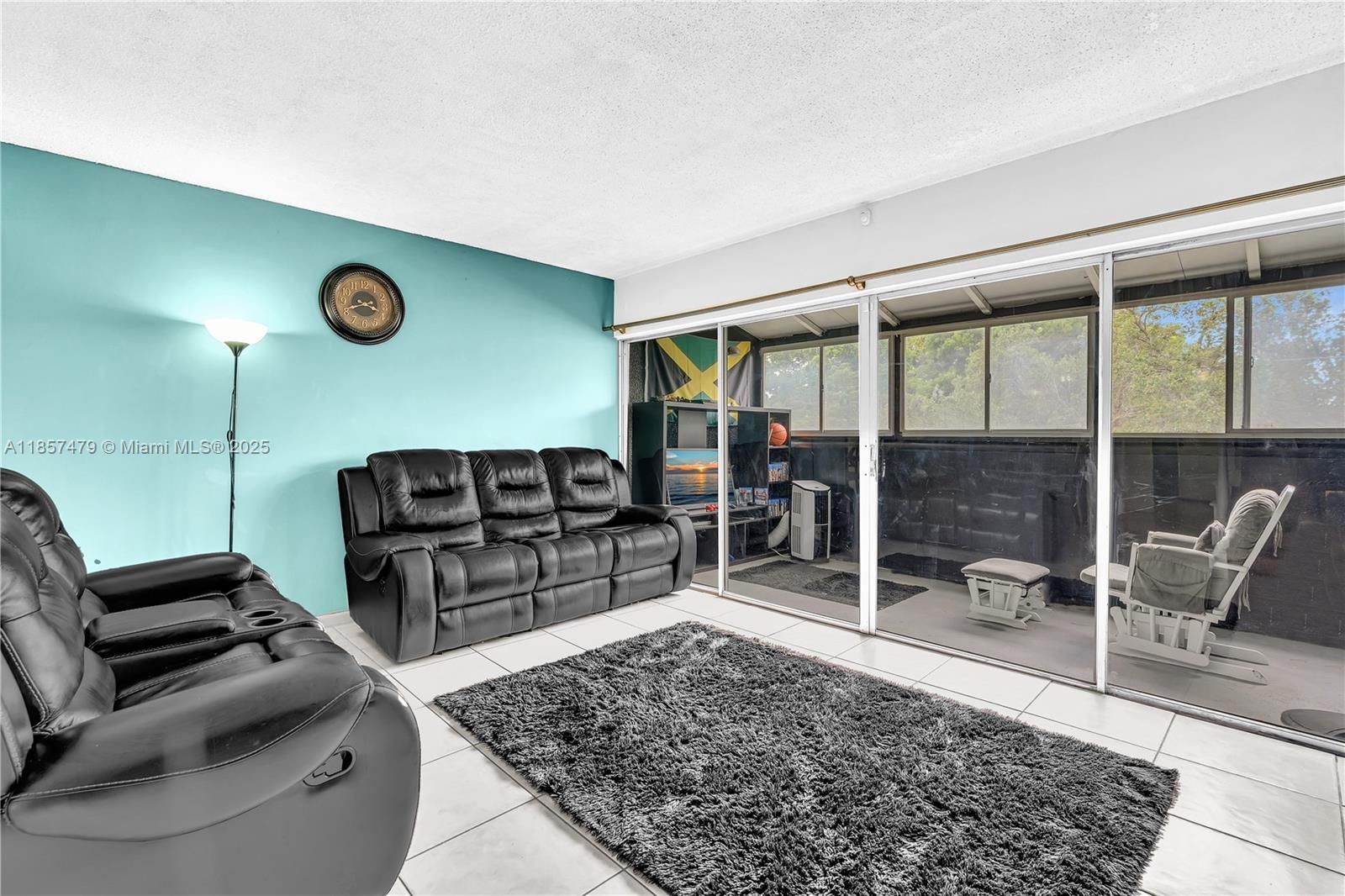 Real estate property located at 3301 Spanish Moss Ter #417, Broward, Lakes Of Inverrary Condo, Lauderhill, FL