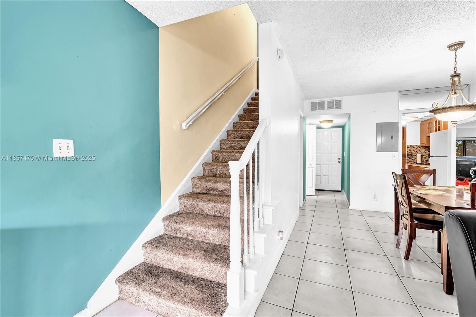 Real estate property located at 3301 Spanish Moss Ter #417, Broward, Lakes Of Inverrary Condo, Lauderhill, FL