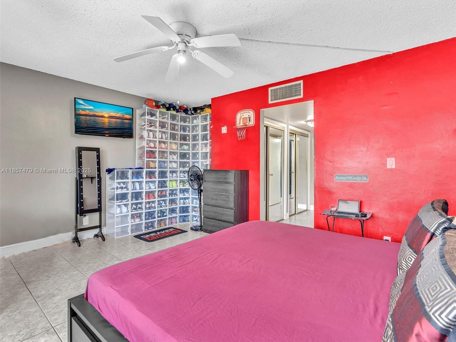 Real estate property located at 3301 Spanish Moss Ter #417, Broward, Lakes Of Inverrary Condo, Lauderhill, FL
