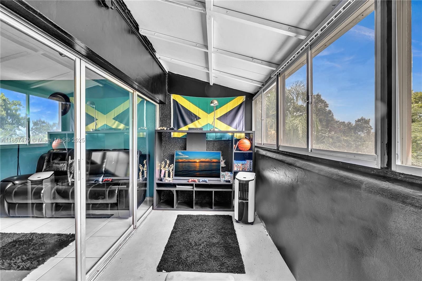 Real estate property located at 3301 Spanish Moss Ter #417, Broward, Lakes Of Inverrary Condo, Lauderhill, FL