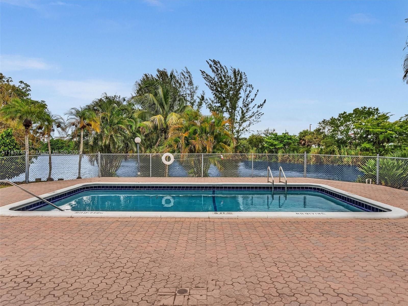 Real estate property located at 3301 Spanish Moss Ter #417, Broward, Lakes Of Inverrary Condo, Lauderhill, FL