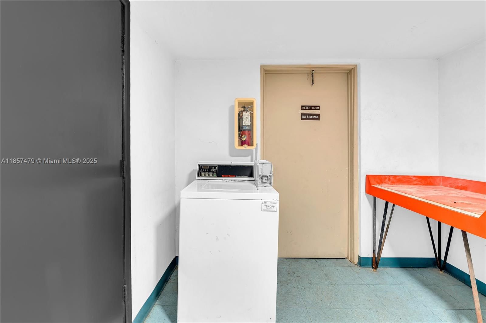 Real estate property located at 3301 Spanish Moss Ter #417, Broward, Lakes Of Inverrary Condo, Lauderhill, FL