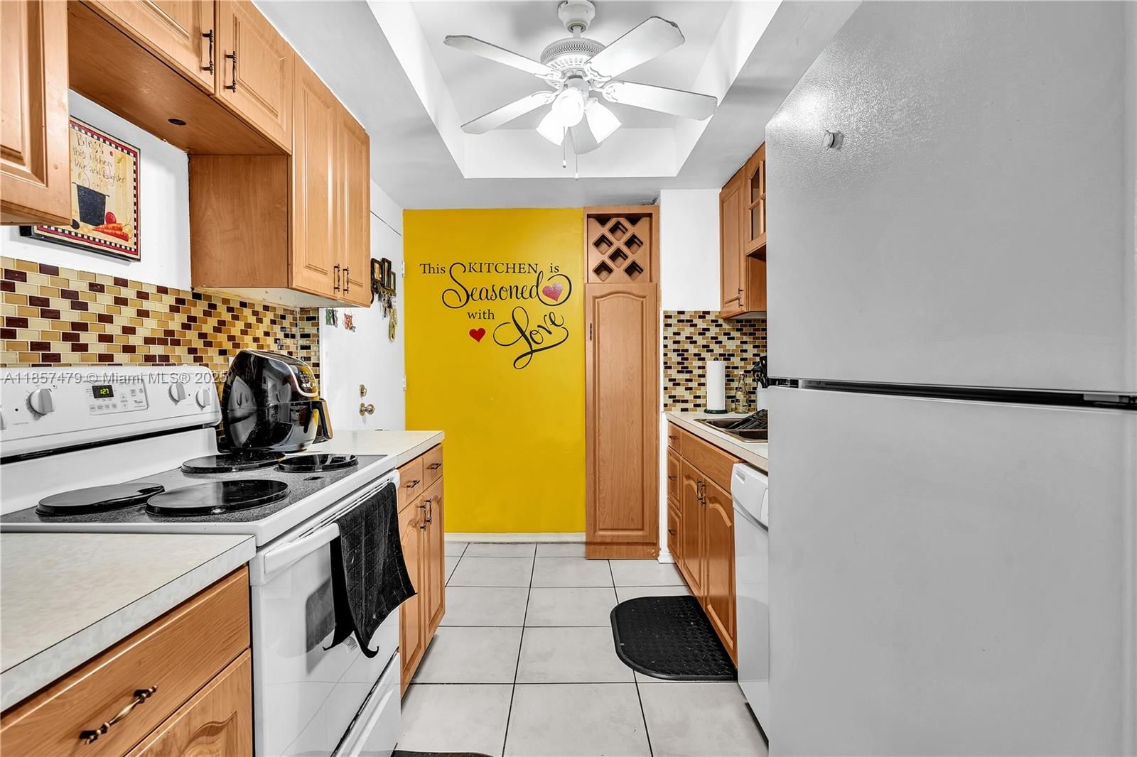 Real estate property located at 3301 Spanish Moss Ter #417, Broward, Lakes Of Inverrary Condo, Lauderhill, FL