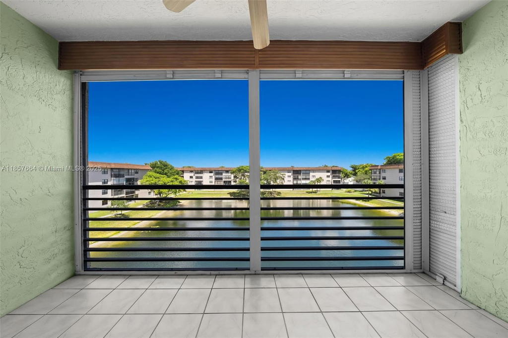 Real estate property located at 4970 Sabal Palm Blvd #403, Broward, Lakes Of Carriage Hills, Tamarac, FL