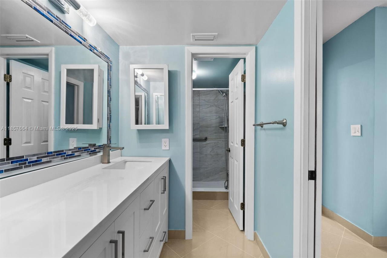 Real estate property located at 4970 Sabal Palm Blvd #403, Broward, Lakes Of Carriage Hills, Tamarac, FL