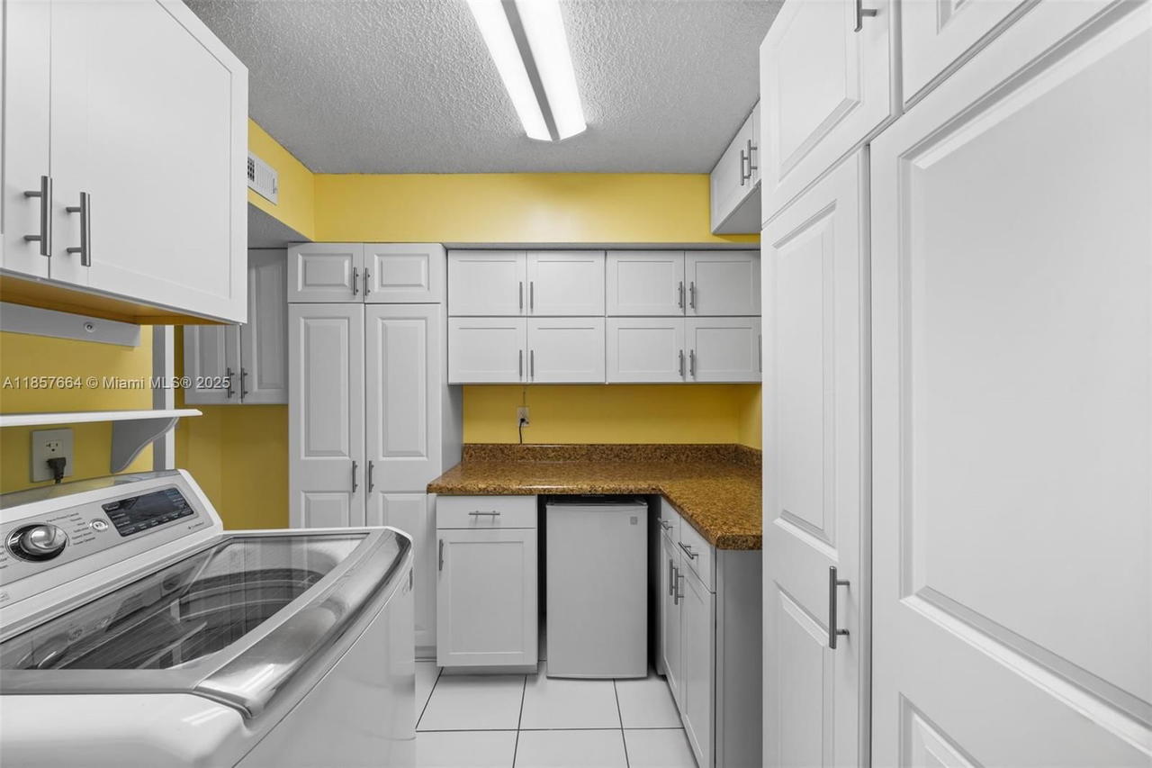 Real estate property located at 4970 Sabal Palm Blvd #403, Broward, Lakes Of Carriage Hills, Tamarac, FL