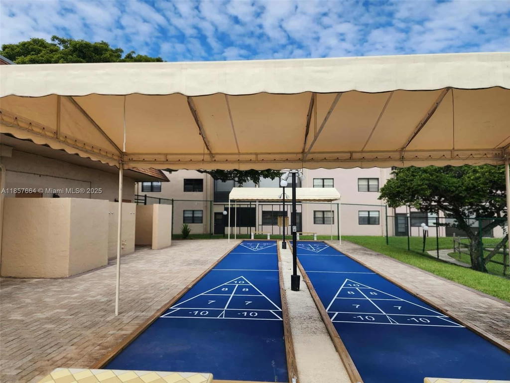 Real estate property located at 4970 Sabal Palm Blvd #403, Broward, Lakes Of Carriage Hills, Tamarac, FL