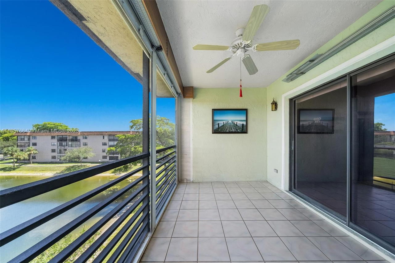 Real estate property located at 4970 Sabal Palm Blvd #403, Broward, Lakes Of Carriage Hills, Tamarac, FL