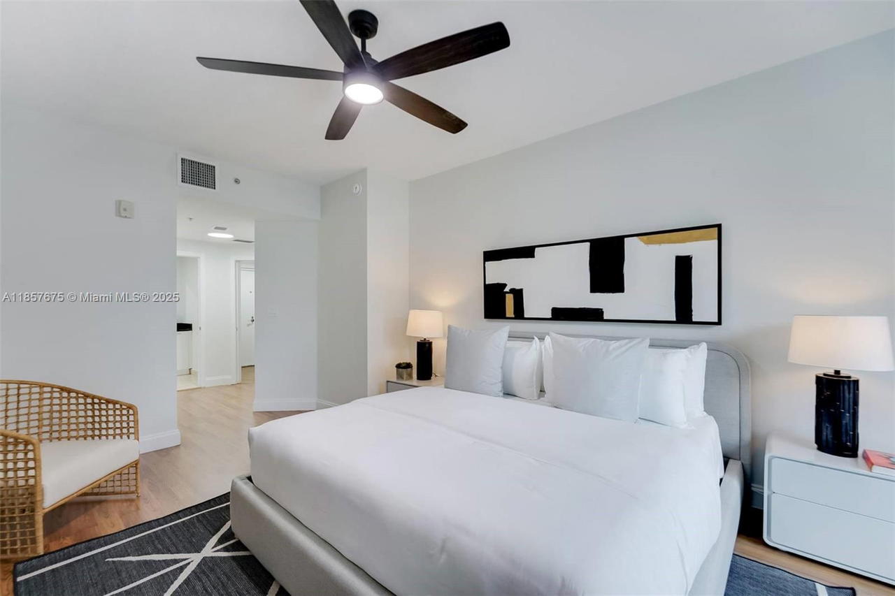 Real estate property located at 3339 Virginia Street #301, Miami-dade, Lofts At Mayfair Condo, Miami, FL