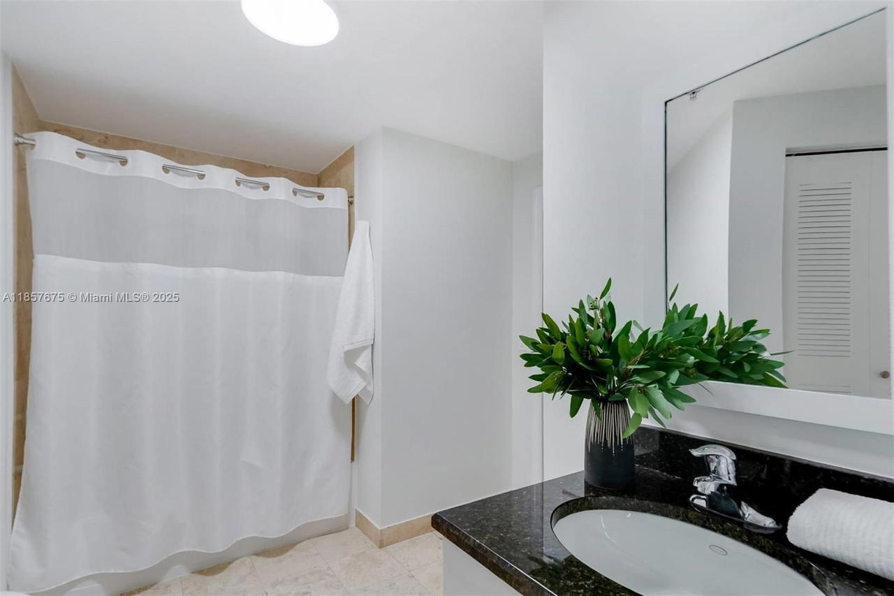 Real estate property located at 3339 Virginia Street #301, Miami-dade, Lofts At Mayfair Condo, Miami, FL