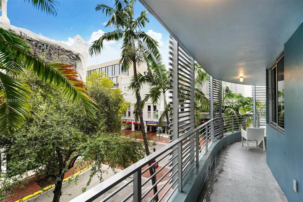 Real estate property located at 3339 Virginia Street #301, Miami-dade, Lofts At Mayfair Condo, Miami, FL