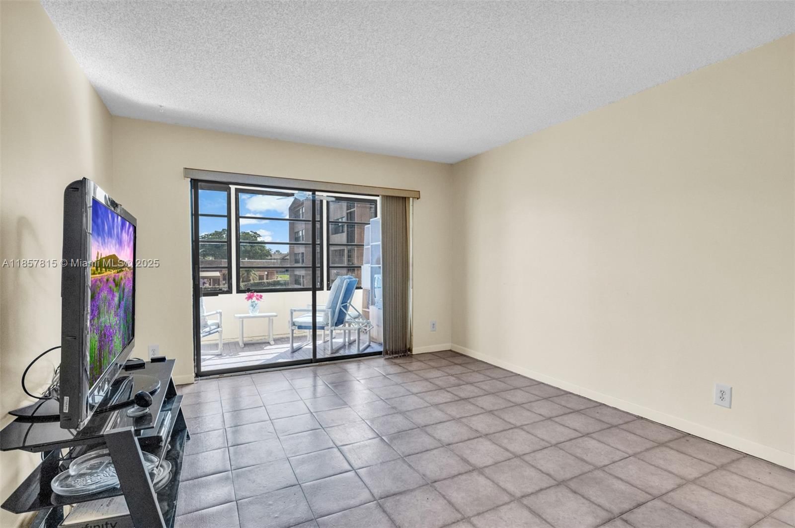 Real estate property located at 10444 30th Ct #204, Broward, Sunrise Lakes 165 Condo, Sunrise, FL