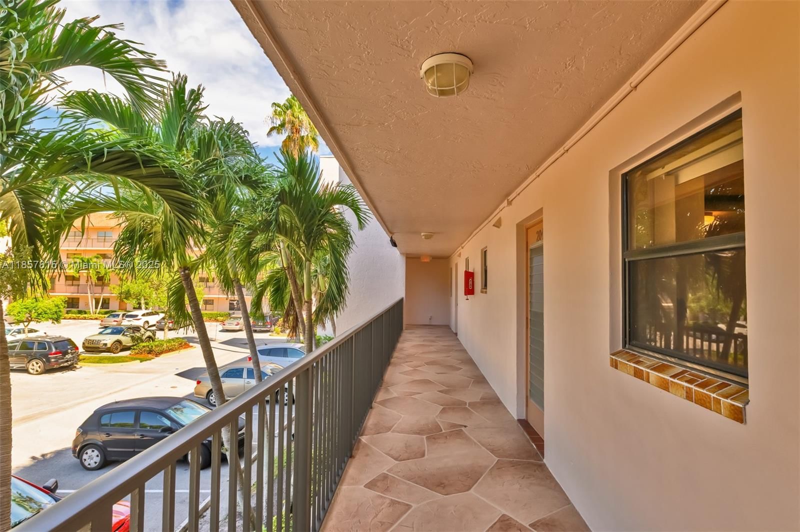 Real estate property located at 10444 30th Ct #204, Broward, Sunrise Lakes 165 Condo, Sunrise, FL