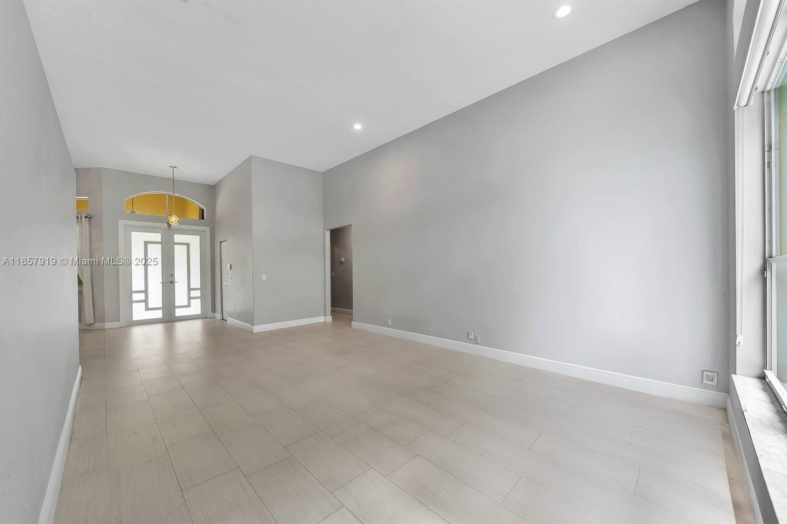 Real estate property located at 5323 34th Way, Broward, Banyan Oakridge Plat, Hollywood, FL