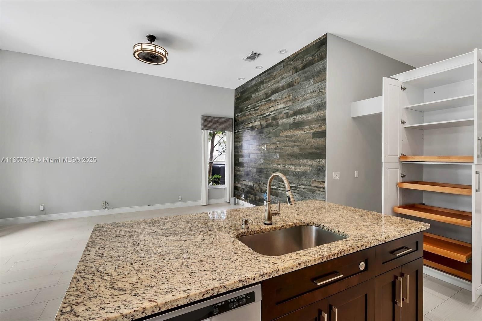 Real estate property located at 5323 34th Way, Broward, Banyan Oakridge Plat, Hollywood, FL