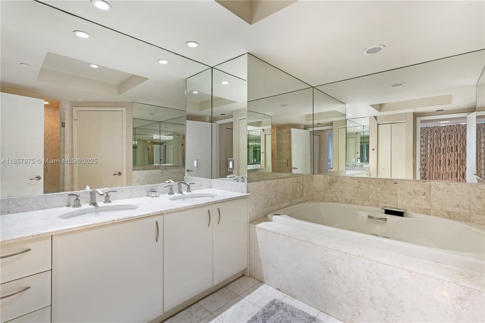 Real estate property located at 1331 Brickell Bay Dr #2709, Miami-dade, Jade Residences At Bricke, Miami, FL