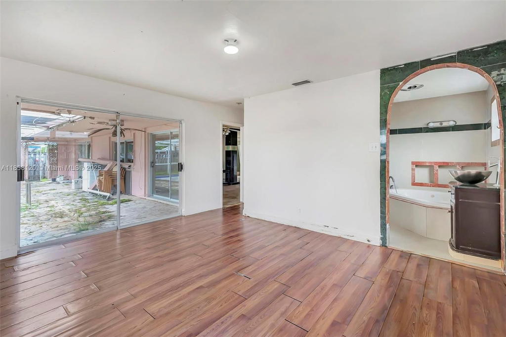 Real estate property located at 5520 Johnson St, Broward, Hollywood Hills, Hollywood, FL