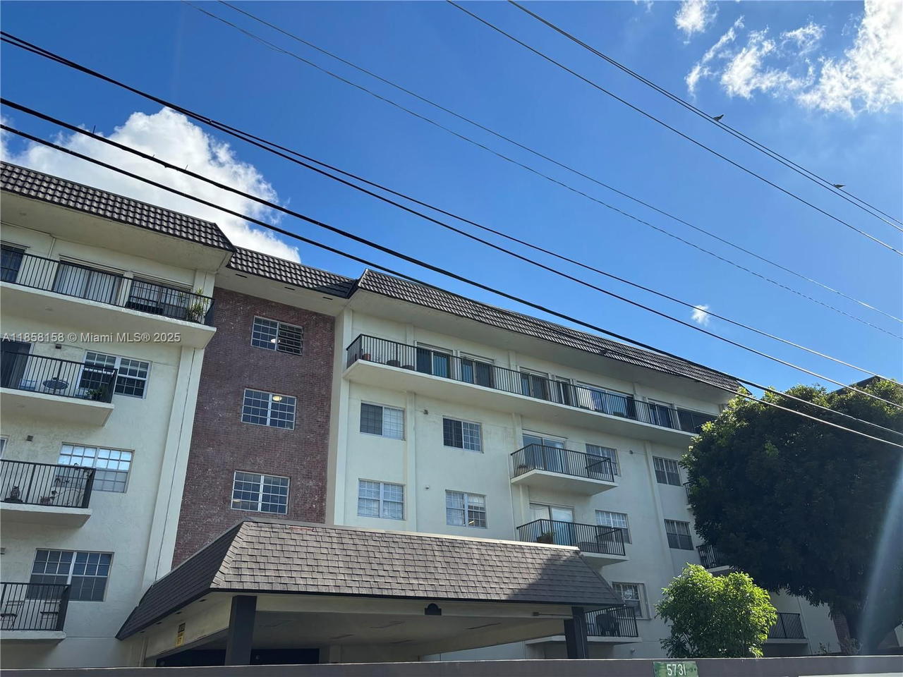 Real estate property located at 5731 37th St #322, Miami-dade, Virginia Gardens Condo, Virginia Gardens, FL