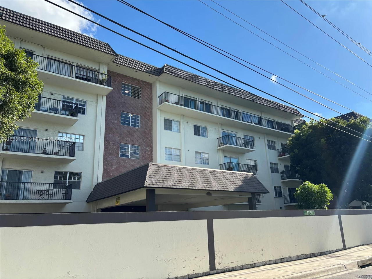 Real estate property located at 5731 37th St #322, Miami-dade, Virginia Gardens Condo, Virginia Gardens, FL