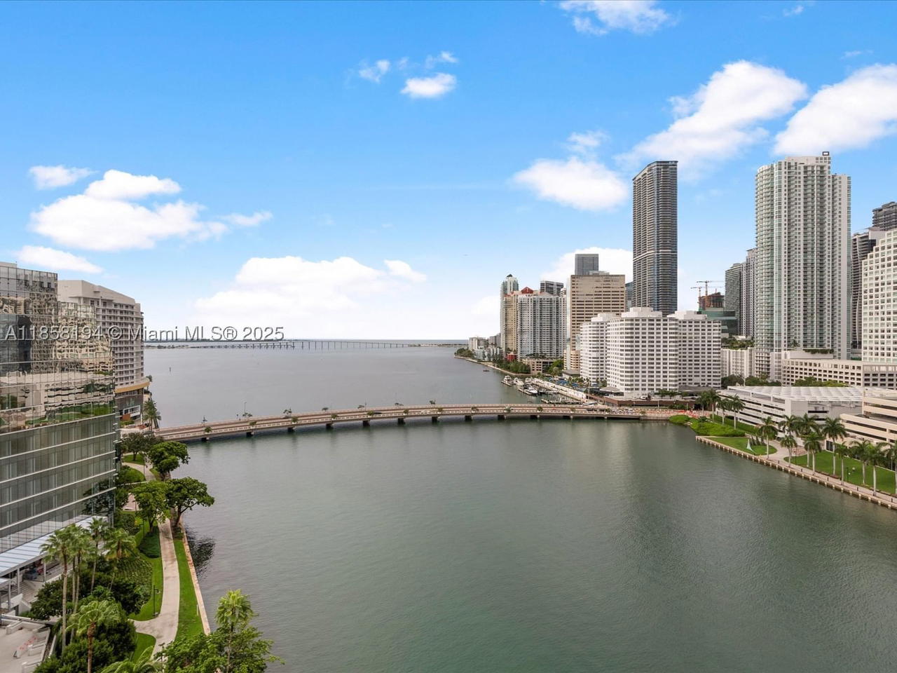 Real estate property located at 701 Brickell Key Blvd #1603, Miami-dade, Courvoisier Courts Condo, Miami, FL