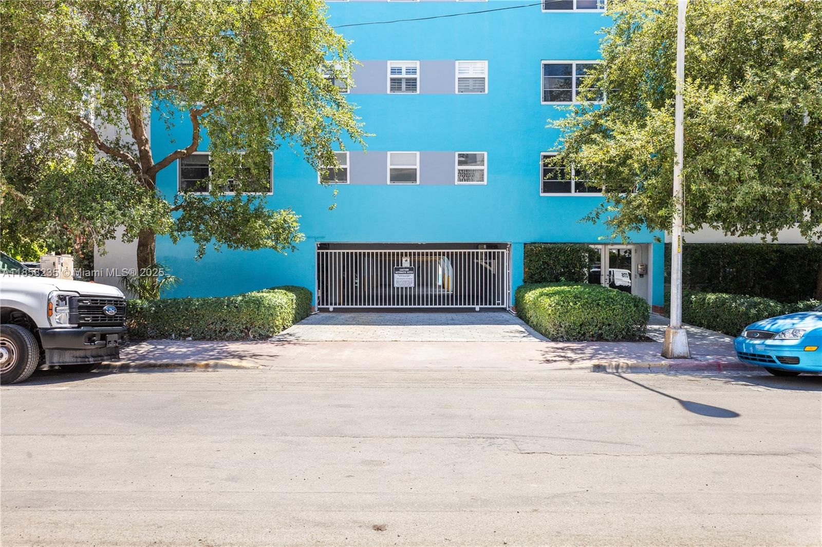 Real estate property located at 1400 Lincoln Rd #402, Miami-dade, Lincoln Plaza Condo, Miami Beach, FL