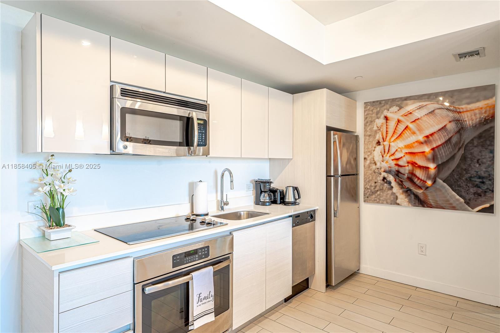 Real estate property located at 2602 Hallandale Beach Blvd R706, Broward, Beachwalk Condominium, Hallandale Beach, FL