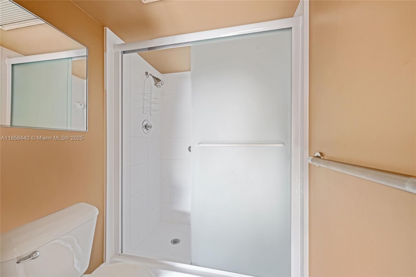 Real estate property located at 300 130th Ter #405B, Broward, Lancaster At Century Vill, Pembroke Pines, FL