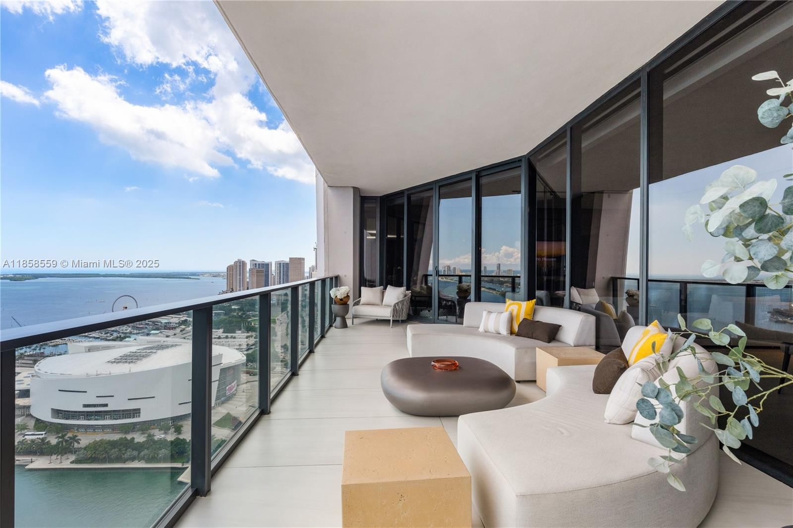 Real estate property located at 1000 Biscayne Blvd #3502, Miami-dade, One Thousand Museum Condo, Miami, FL