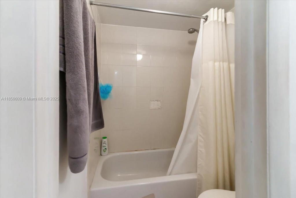 Real estate property located at 6190 19th Ave #202, Miami-dade, Morada No 1 Condo, Hialeah, FL