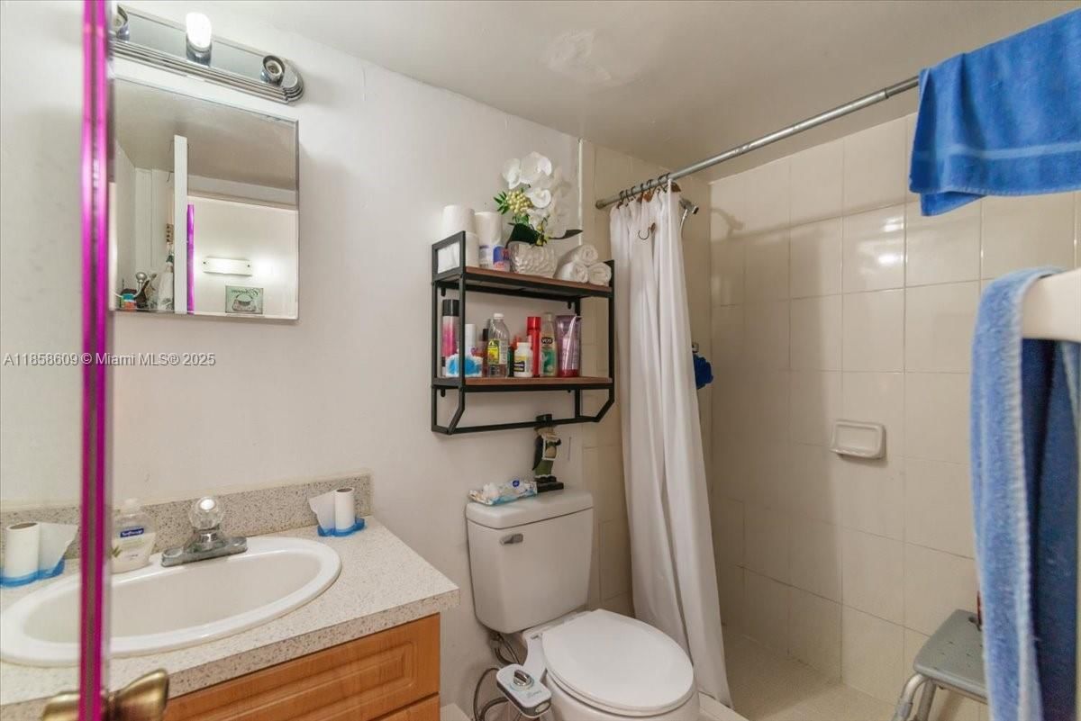 Real estate property located at 6190 19th Ave #202, Miami-dade, Morada No 1 Condo, Hialeah, FL