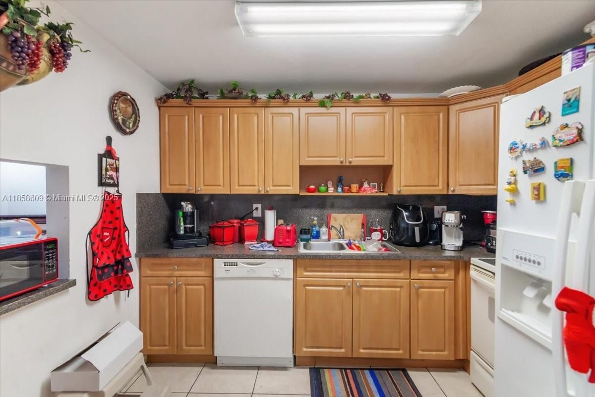 Real estate property located at 6190 19th Ave #202, Miami-dade, Morada No 1 Condo, Hialeah, FL