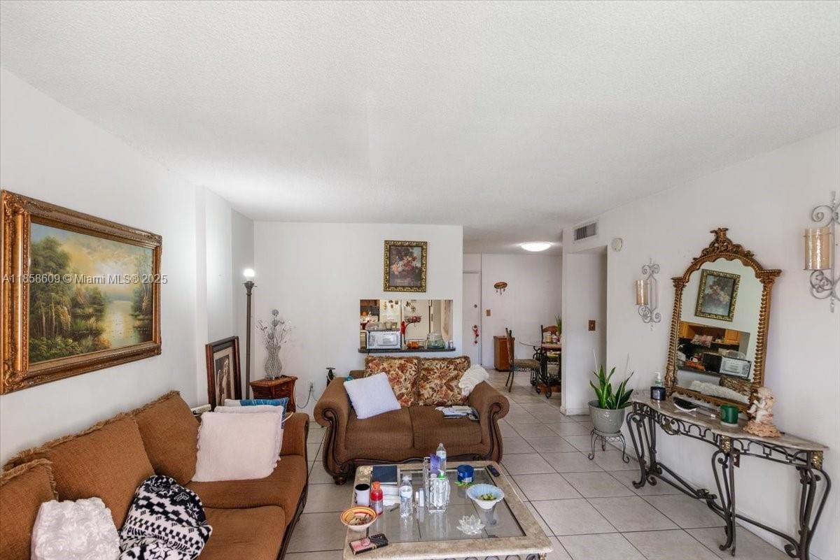 Real estate property located at 6190 19th Ave #202, Miami-dade, Morada No 1 Condo, Hialeah, FL