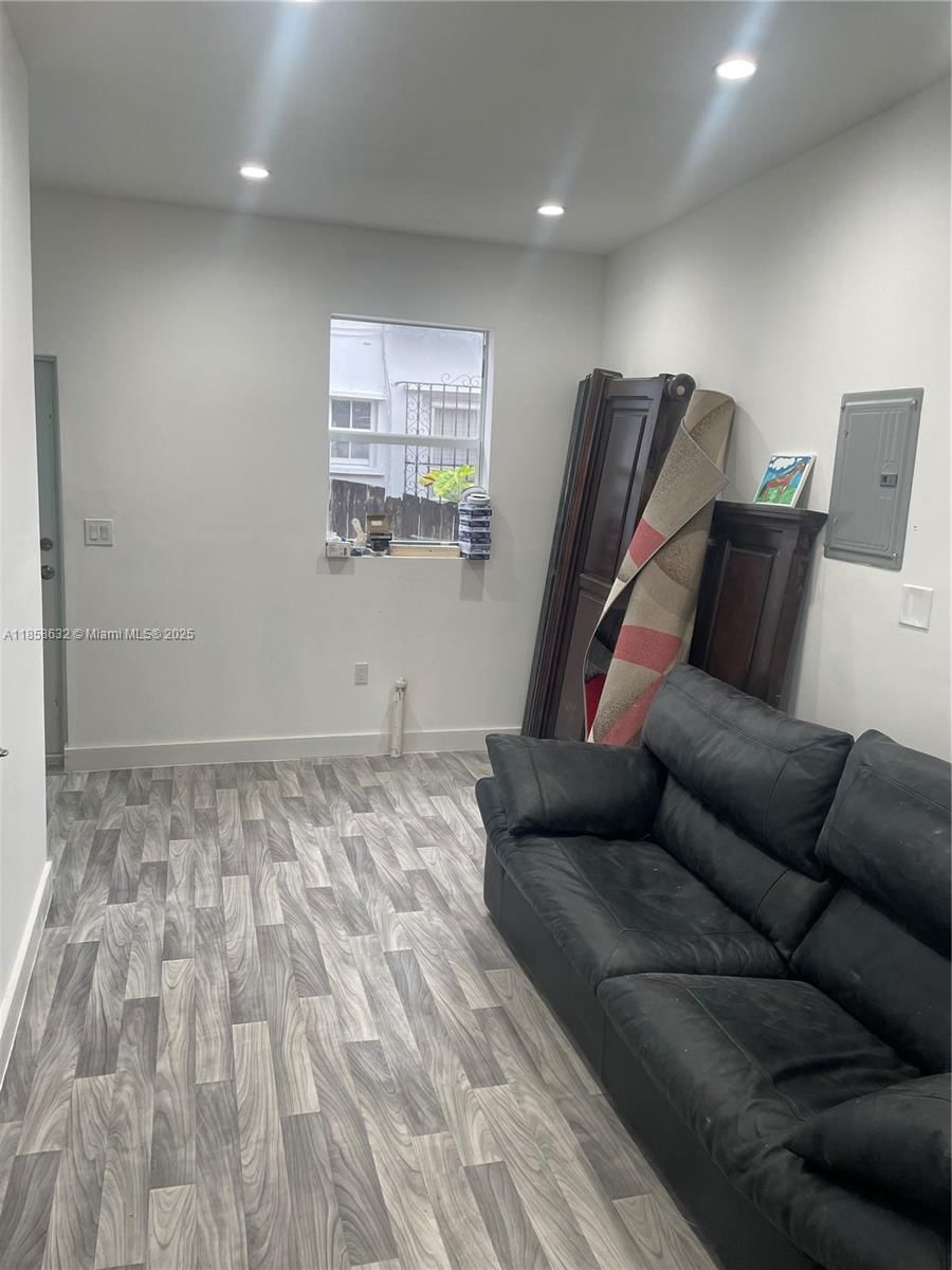 Real estate property located at 2121 30th Ct, Miami-dade, Auburn Heights, Miami, FL