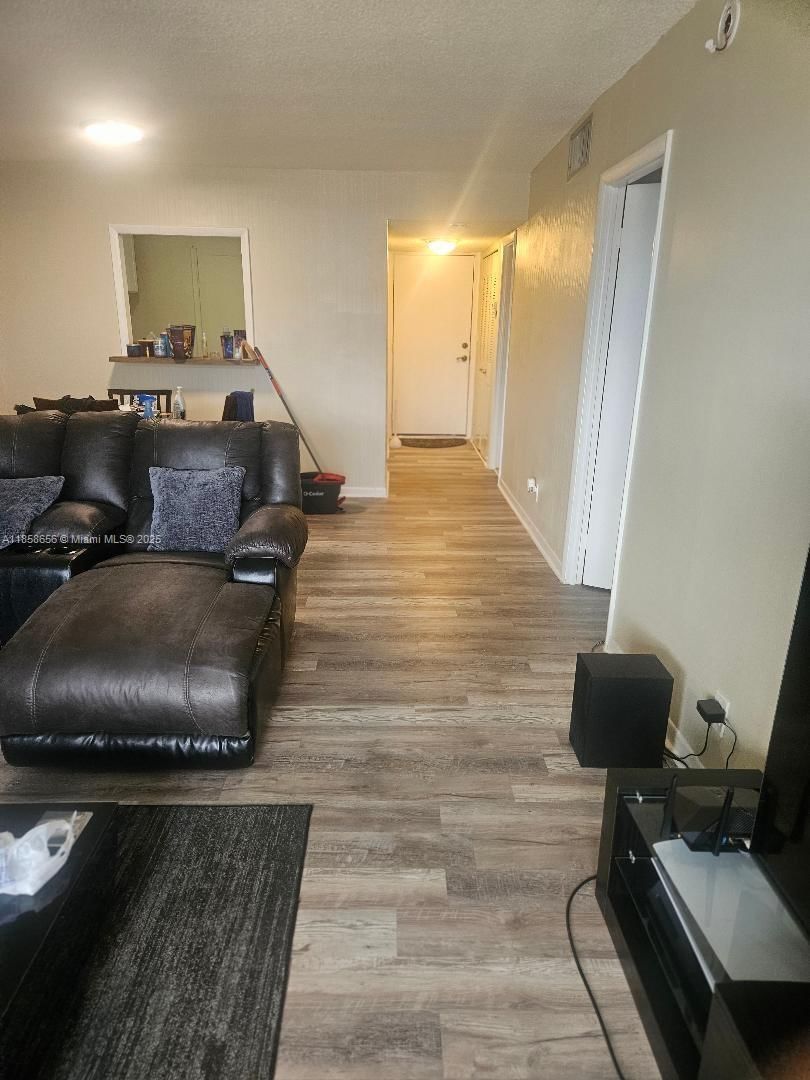 Real estate property located at 404 68th Ave #405, Broward, Polynesian Gardens Condom, Plantation, FL