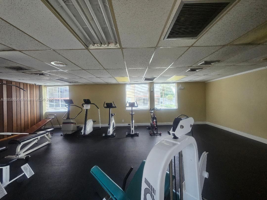 Real estate property located at 404 68th Ave #405, Broward, Polynesian Gardens Condom, Plantation, FL