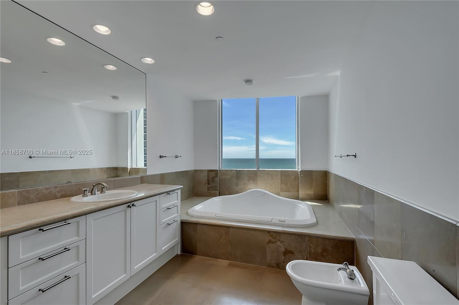 Real estate property located at 5959 Collins Ave #802, Miami-dade, The Bath Club, Miami Beach, FL